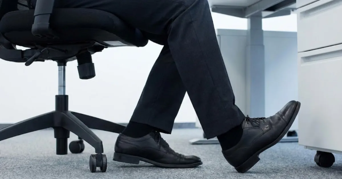 ท่านั่งกระดกเท้า